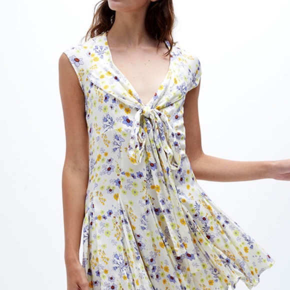 FREE PEOPLE
Women's White It Takes Two Wrap Dress.  Size small. New no tags - Picture 3 of 7